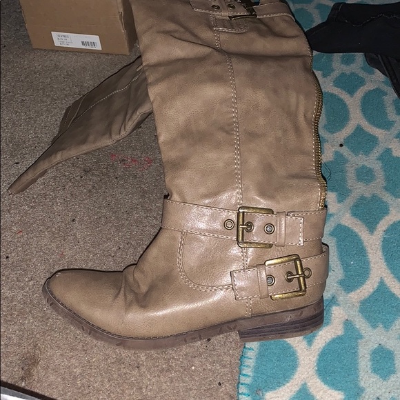 Boots - Picture 3 of 6